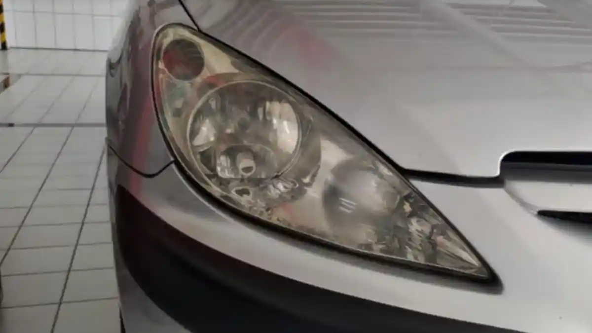 Cara Rawat Reflektor Lampu Mobil Ala Kabeng Astra Peugeot Surabaya, Bisa Ditangani Sendiri di Rumah