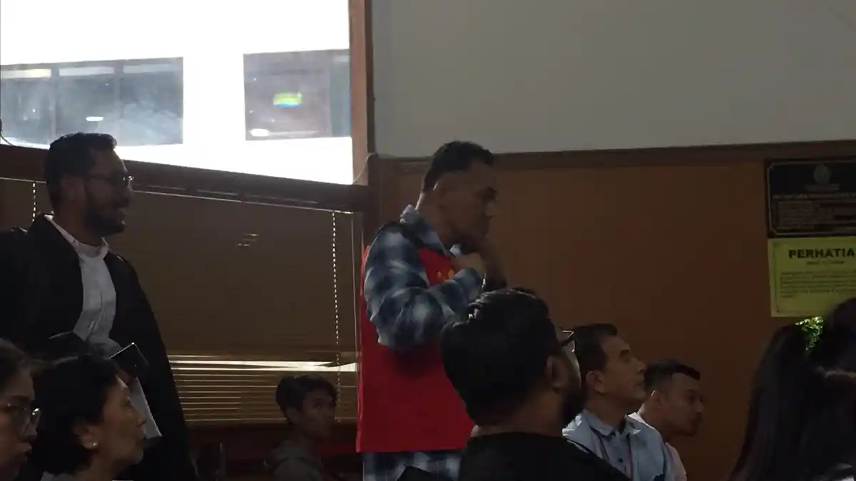 Bacakan Nota Pembelaan, Tio Pakusadewo Ungkap Niat Ingin Bunuh Diri