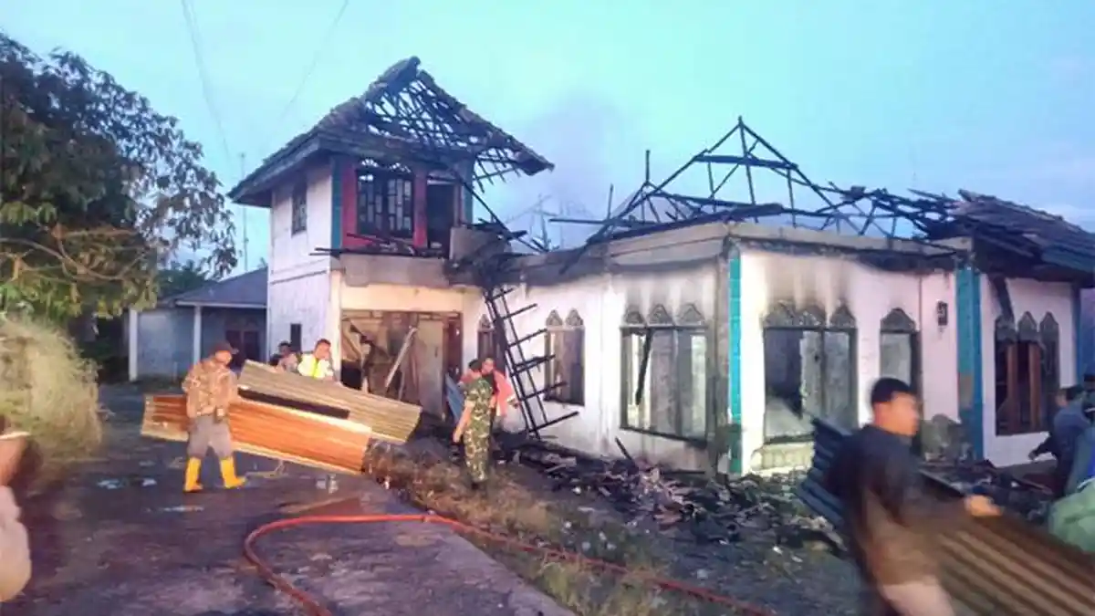 Tragedi Subuh di Bener Meriah, Satu Unit Rumah Warga Terbakar di Simpang Balek