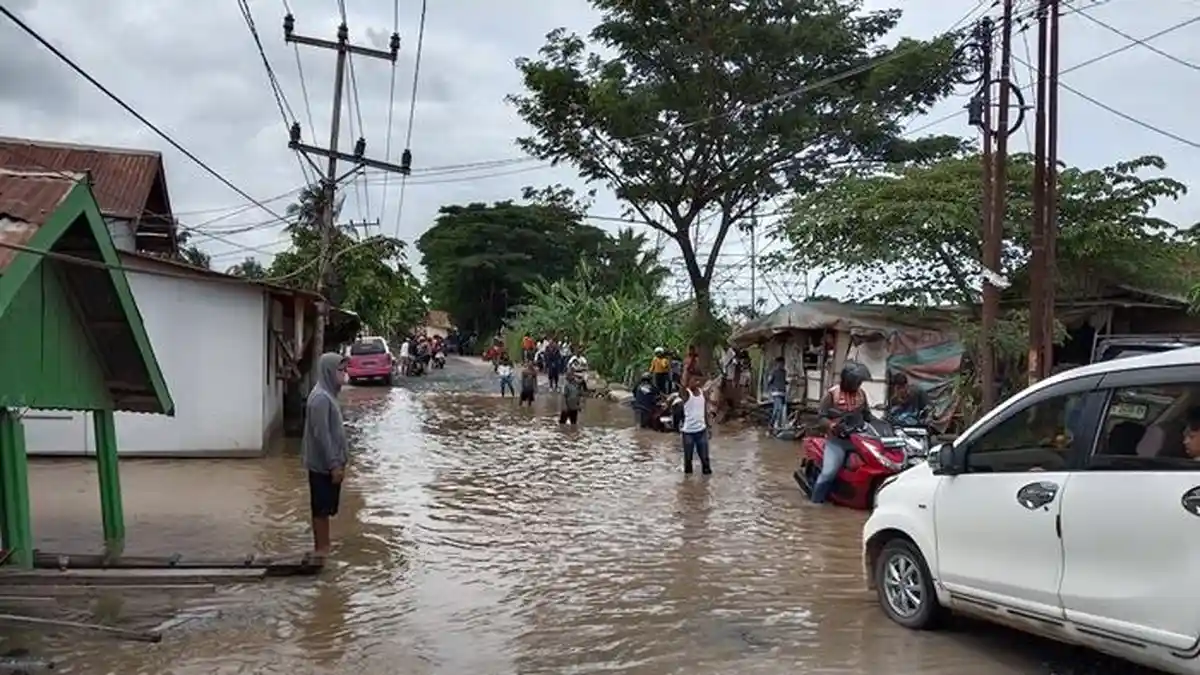 Sudah Ditimbun, Jalan di Gandus Palembang Kembali Banjir, Warga Terdampak Minta Solusi