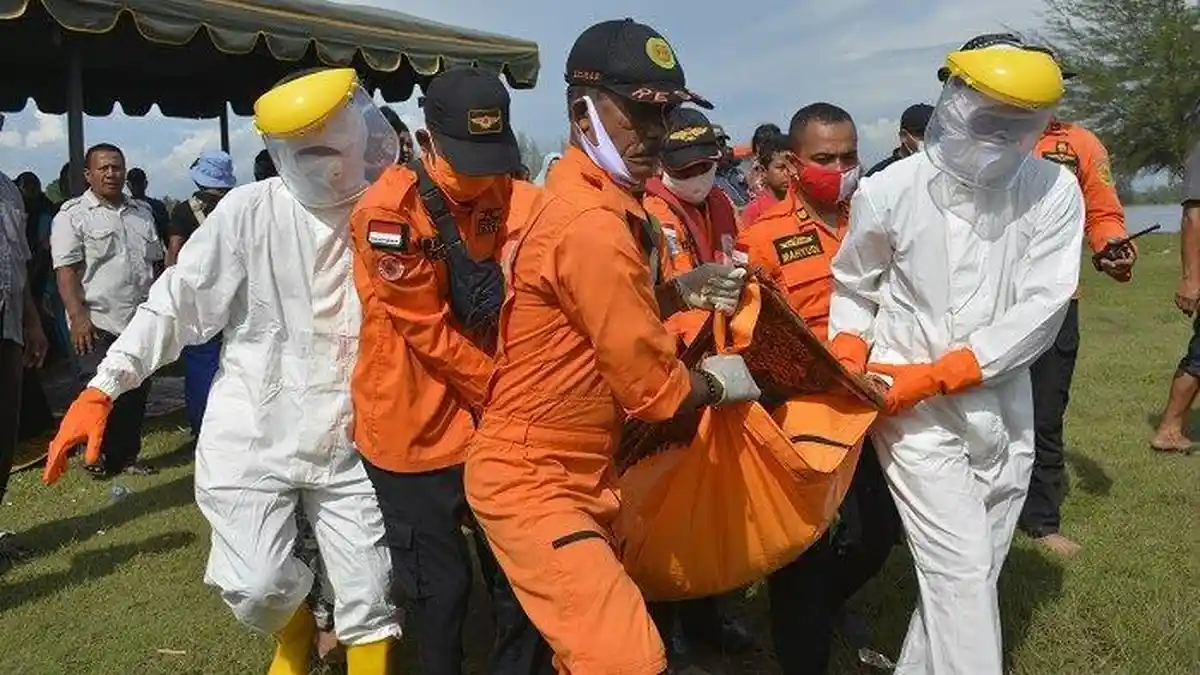 Melompat ke Dalam Sungai, Jasad Perempuan Pencari Kerang Ditemukan di Kedalaman 4 Meter