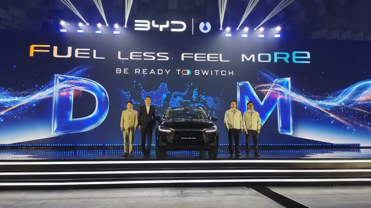 BYD Resmi Luncurkan M6 DM di Indonesia, MPV PHEV Diklaim Konsumsi BBM 65 Km per Liter