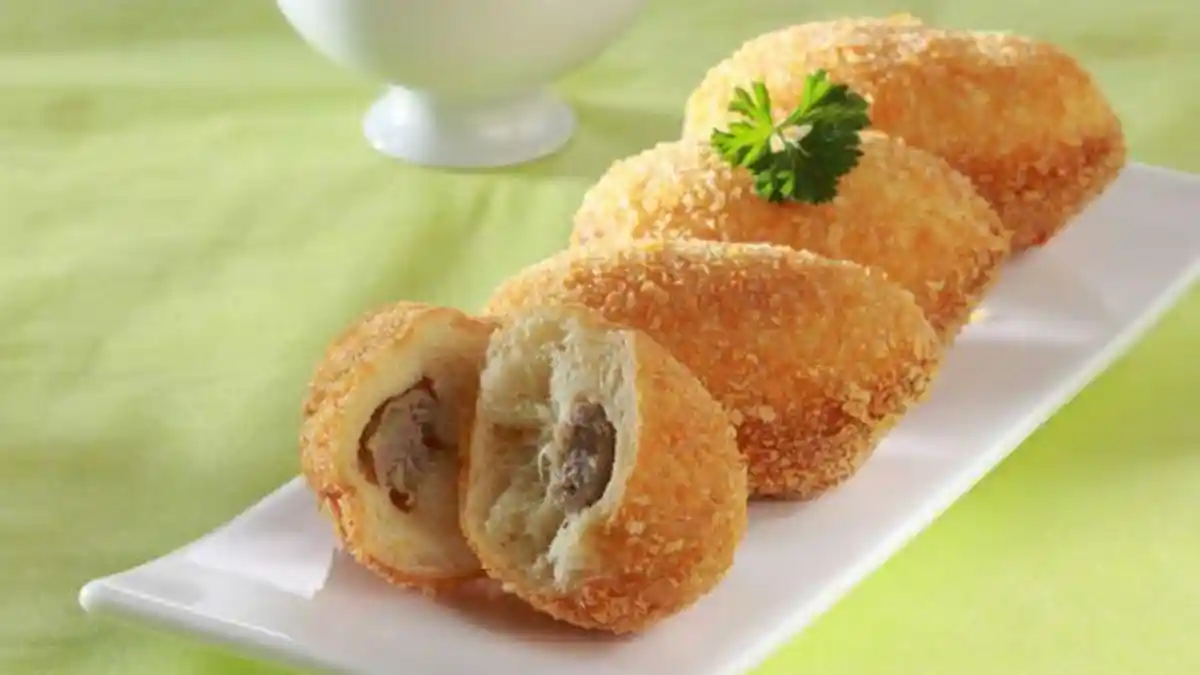 Resep Roti Goreng Rolade, Camilan Empuk dengan Isian Daging ...