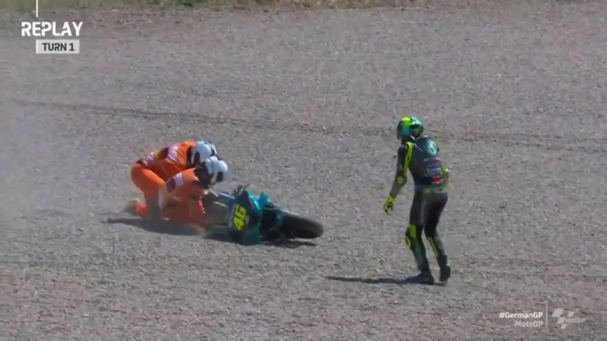 Valentino Rossi Terjatuh di Sirkuit Assen MotoGP Belanda 2021, Sinyal Pensiun?