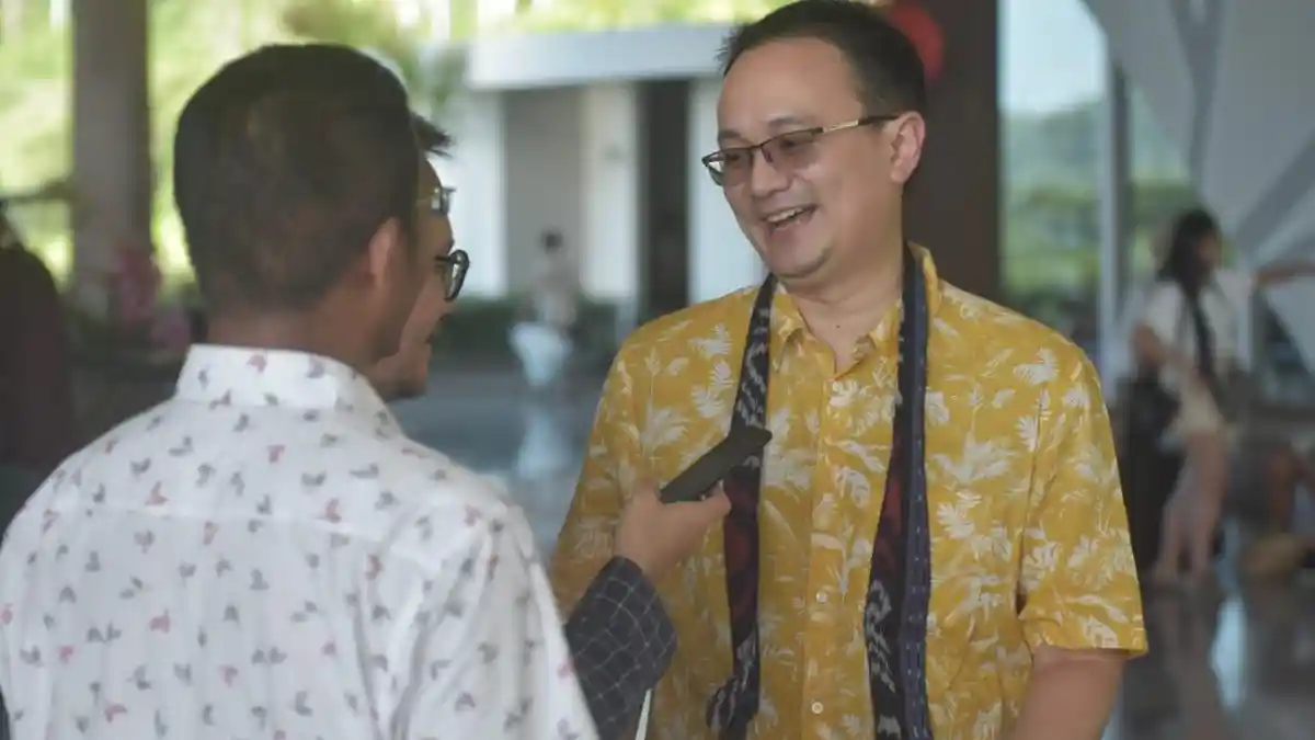 Cerita Wamen yang Gemari Kain Daerah Produk Indonesia
