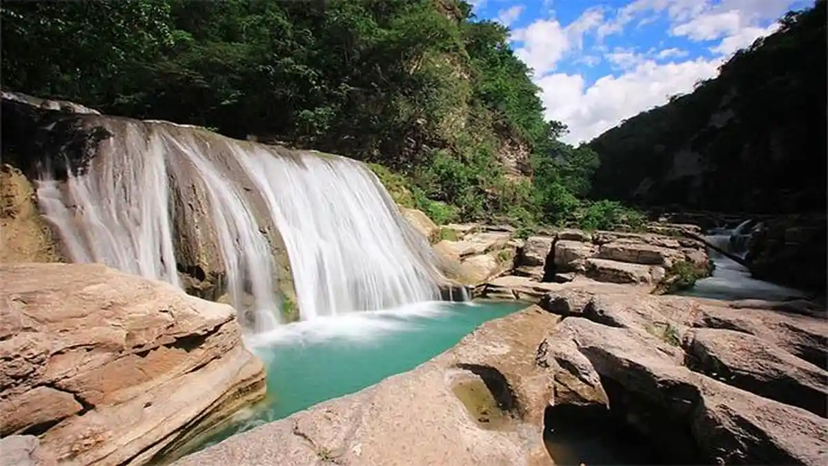 Wisata NTT, Sumba Spot Liburan Terbaik 2024 Versi CNN , Ini 4  Daya Tarik Tanah Marapu