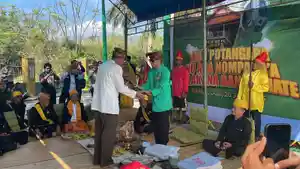 Jalani-Sanksi-Adat-di-Palu-Gus-Fuad-Plered-Bayar-Tujuh-Denda.jpg