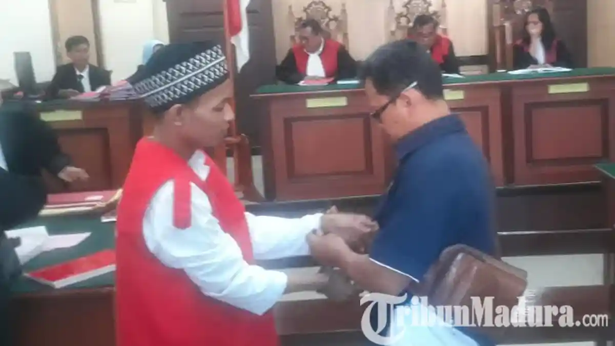 Pemuda Gresik yang Bunuh Ibu Kandungnya Sendiri Gara-gara Makanan Ringan Dituntut 12 Tahun Penjara