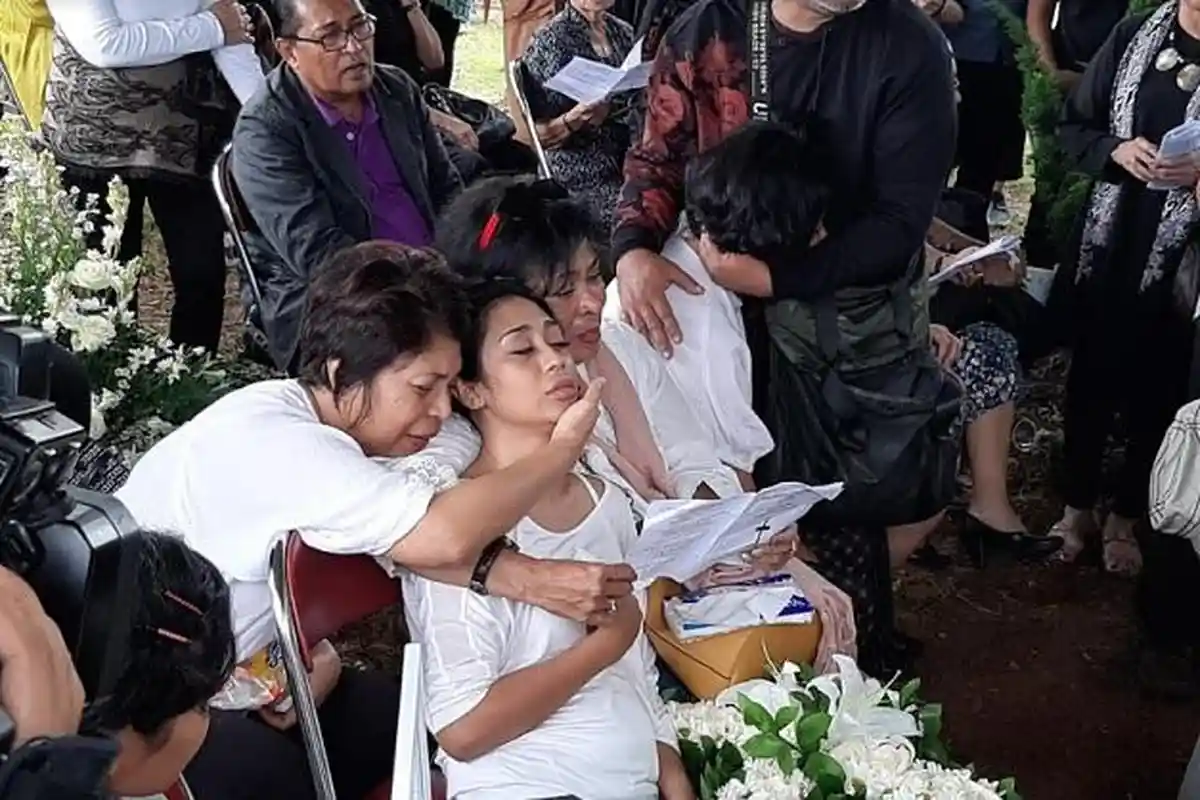 Karen Pooroe Disebut Tak Izinkan Arya Claproth Datang ke Pemakaman, sang Pengacara Ungkap Alasannya
