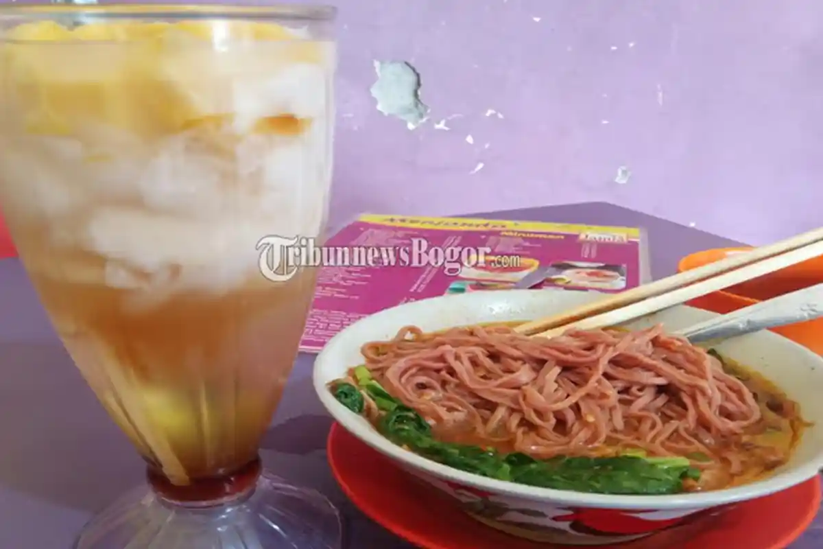 Santap Mie Janda Ditemani Es Duda, Bikin Maknyus