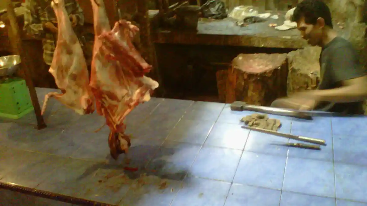 Harga Mahal, Pedagang Daging Pasar Cinde Palembang Mogok Jualan (Foto)