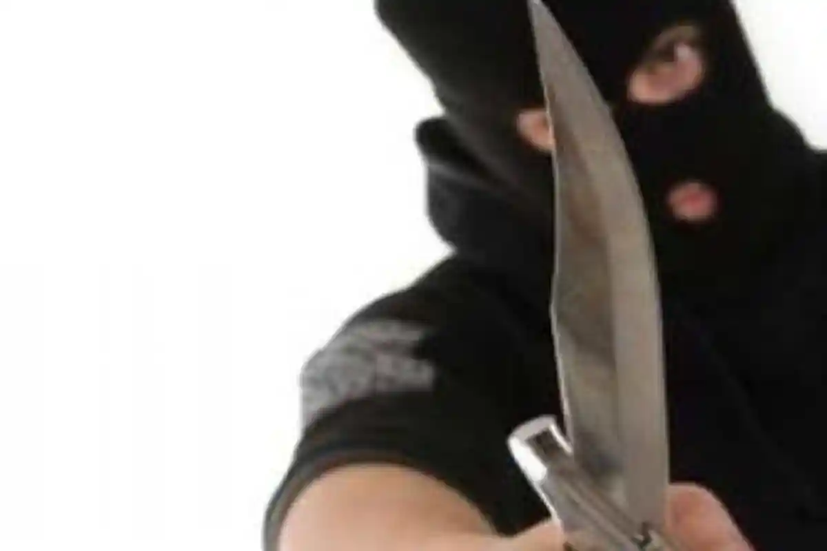 Perampok Santai Izin 'Kedatangan Saya Mau Merampok', Duel dengan Sopir yang Lindungi Bosnya