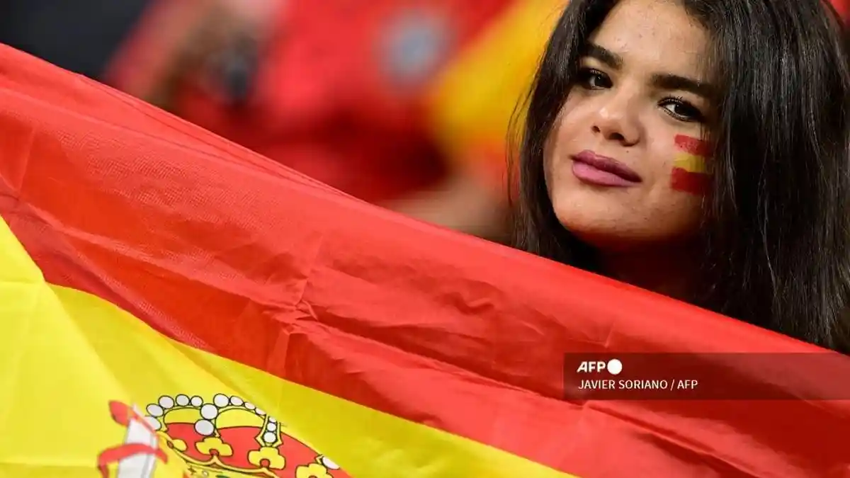 Foto-foto Suporter Timnas Spanyol saat Menghadapi Jerman di Piala Dunia 2022