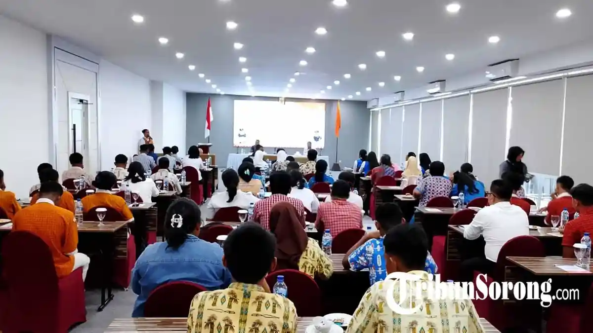 Bawaslu Kota Sorong Beri Penguatan kepada Pemilih Pemula, Ikut Mengawasi Pilkada 2024
