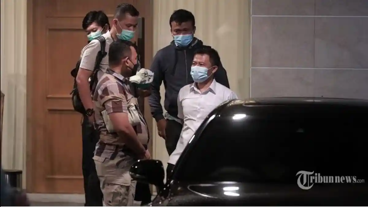 Bawa Lima Koper, KPK Geledah Ruang Wakil Ketua DPR RI Terkait Dugaan Suap Wali Kota Tanjungbalai