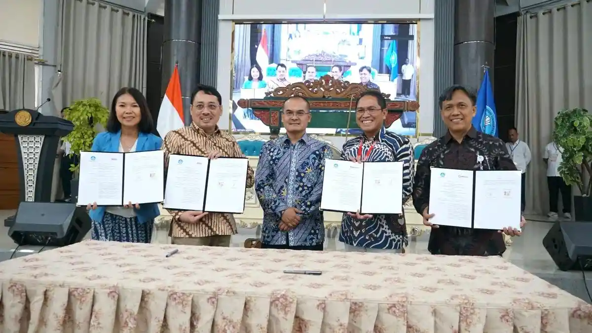 Alfamart dan Kemendikdasmen Perkuat Mutu Guru SMK Mitra