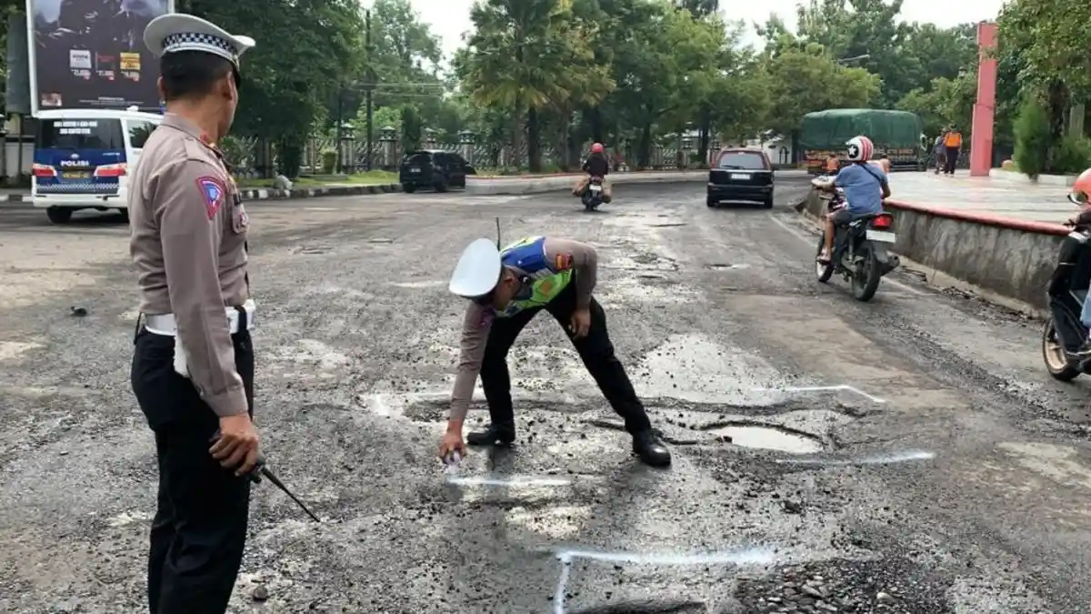 Anggaran Perbaikan Jalan di Jawa Tengah Turun 50 Persen