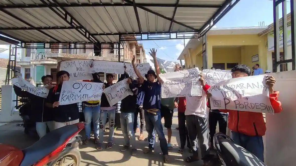 Oknum Kadus di Garut Diduga Berbuat Tak Senonoh di Kantor Desa, Warga Pun Demo