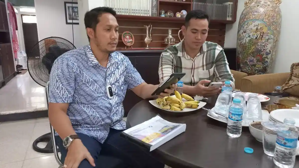 Bupati Pangkep Yusran Lologau, Andi Amanna Gappa Bahas Perampungan Rel Kereta Api Makassar-Parepare