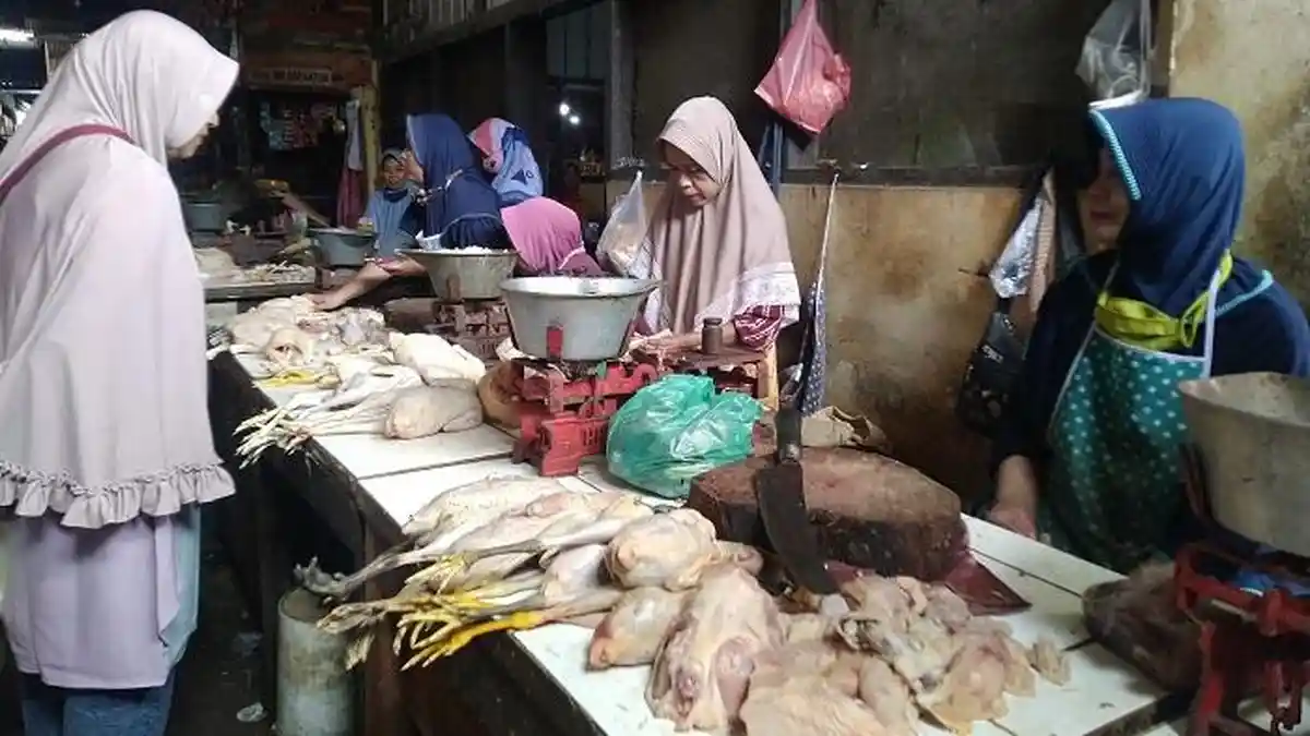 Info Harga Sembako Purwokerto Hari Ini Kamis 4 Mei 2023: Daging Ayam-Cabai di Pasar Wage Turun