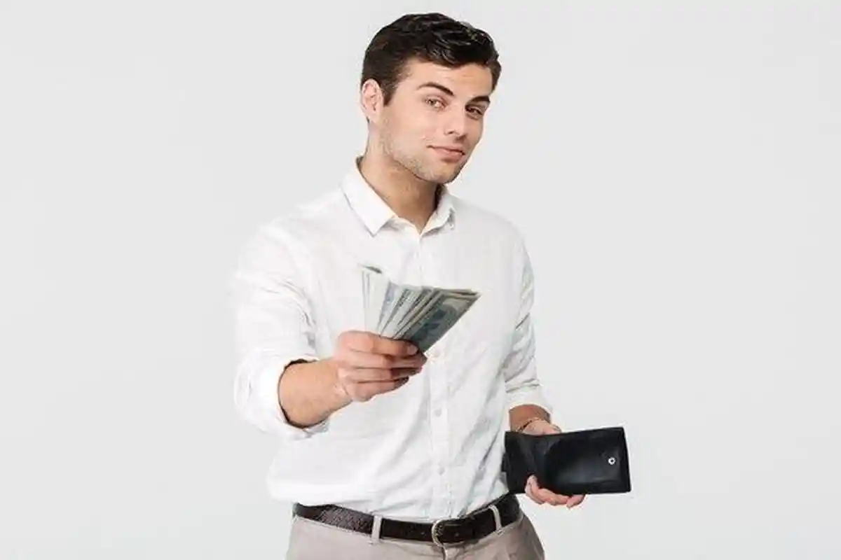 28 Pantun Gajian Lucu, Bagikan ke Teman Senasib yang Gajinya Cuma Numpang Lewat dan Selalu Telat