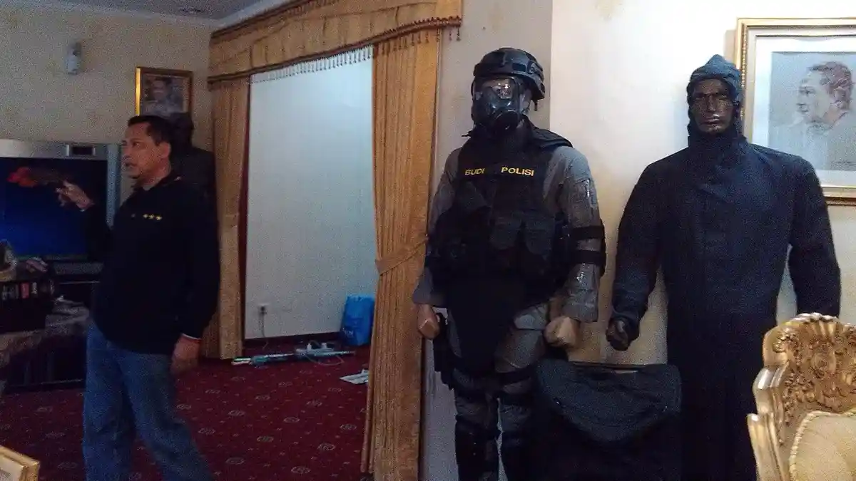 Komjen Buwas dan 'Si Buas'
