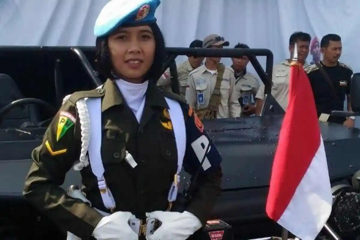 Ehem! Inilah Serda Bella Paramitha: Kowad Cantik, Pengemudi Jip Presiden Jokowi di HUT TNI