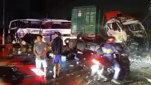 Kecelakaan-bus-maut-di-Pantura-Pati-Rembang-tepatnya-di-wilayah-Batangan-Pati.jpg