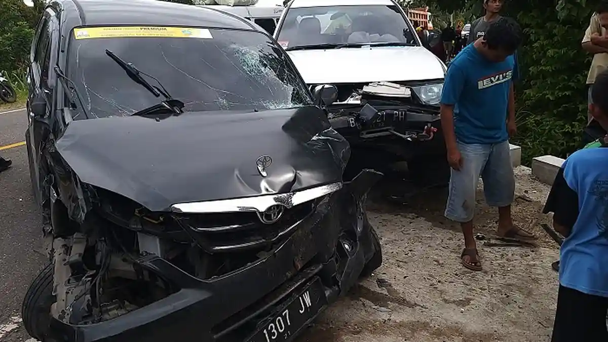 Tiga Mobil Rusak Berat, Terlibat Tabrakan Beruntun di Babahrot, Abdya, Begini Kronologisnya