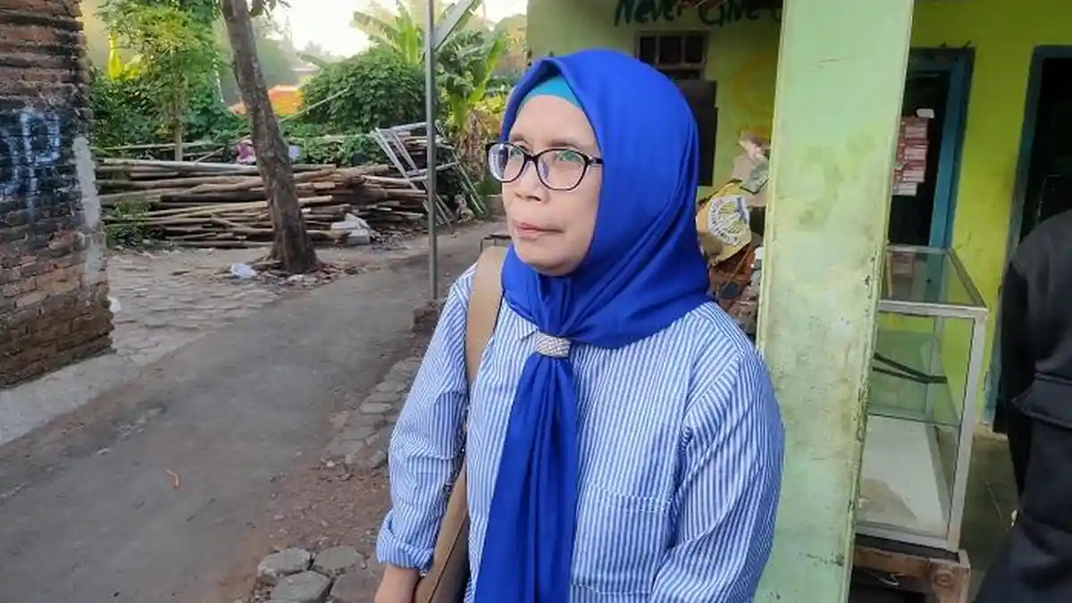 ''Dipukul dan Digencet Kursi,''Titin Bantah Sudirman Terpidana Kasus Vina Diperlakukan Istimewa