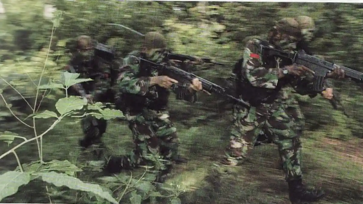 Pertempuran Kopassus di Hutan Kalimantan1964, Pasukan Elite Inggris Kocar-kacir Kabur