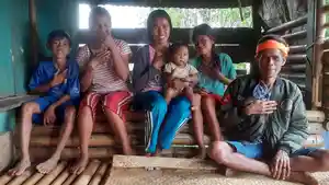 Dairo-Talu-bersama-anak-anaknya-di-Kampung-Loko-Duni.jpg