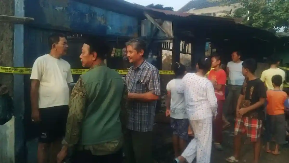 Sebuah Rumah Terbakar di Cakung, Dua Bocah Kembar Tewas
