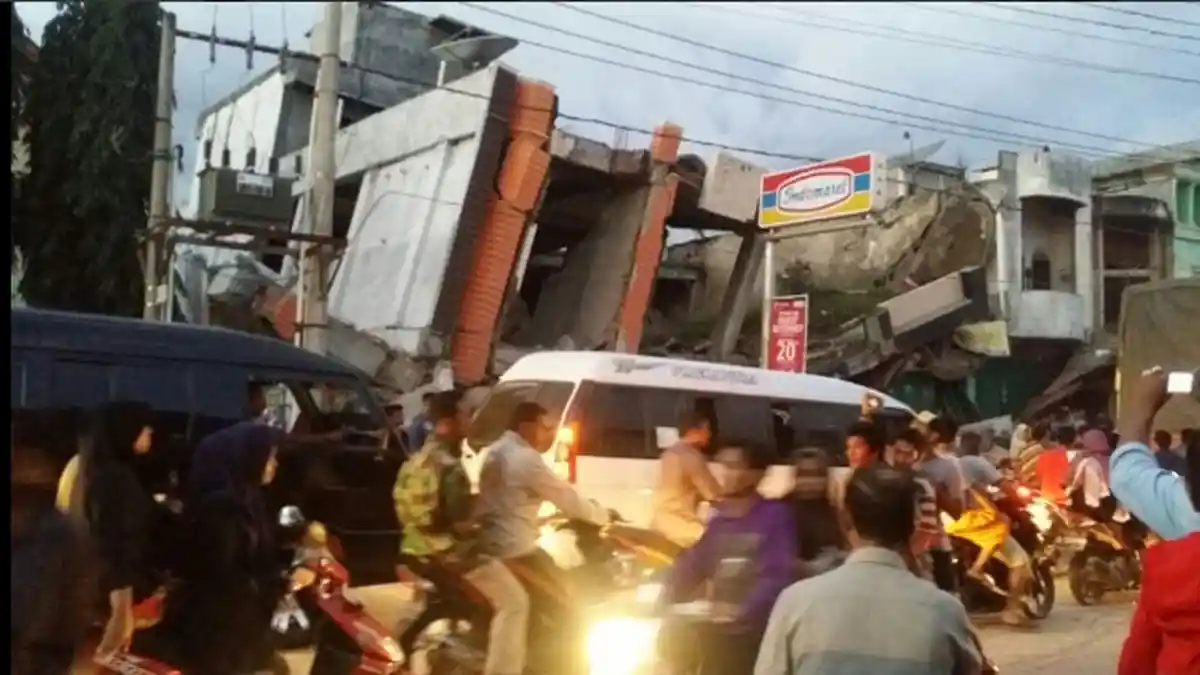 NEWS VIDEO DAN FOTO: Begini Penampakan Kerusakan Akibat Gempa Aceh
