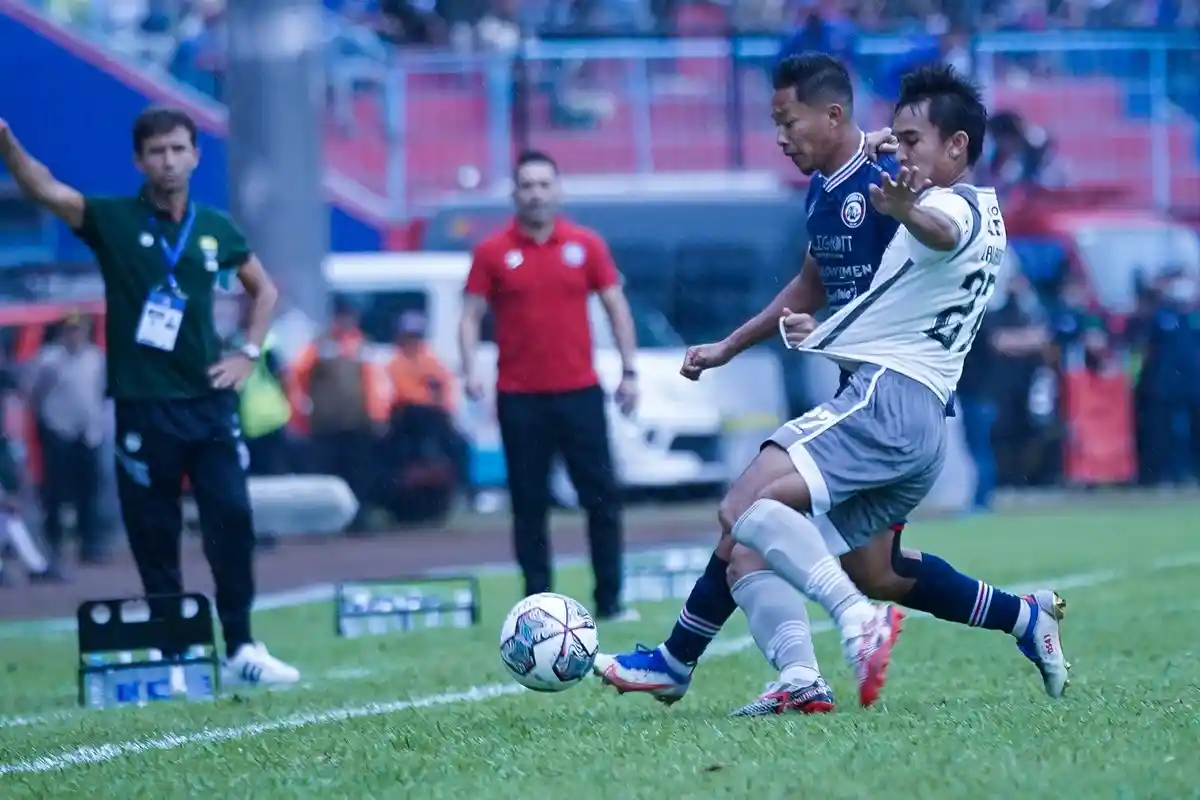 Hasil BRI Liga 1 2022, Permalukan Arema FC 2-1, Persib Bandung Melesat ke Papan Atas