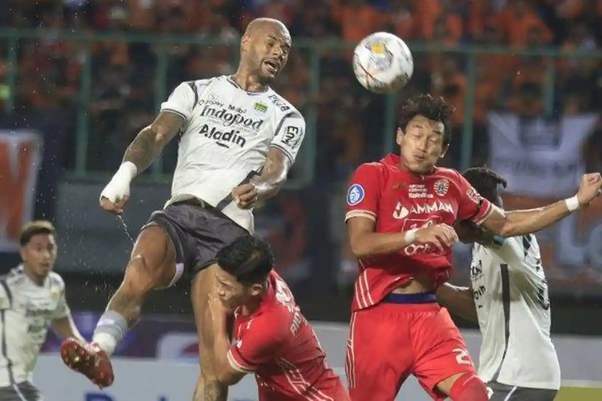 Hasil Babak Pertama Persita Tangerang vs Persib Bandung, Maung Bandung Kecolongan 2 Gol