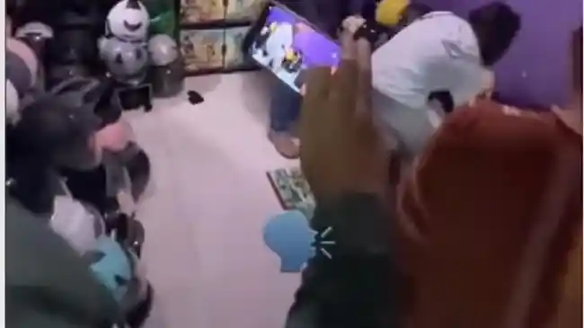 Viral-timbunan-helm-yang-diduga-hasil-curian-di-sebuah-rumah-di-Monang-maning.jpg