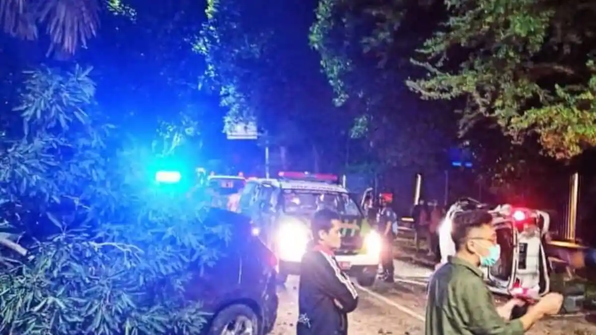 Dua Mobil Terlibat Kecelakaan di Depan Hotel Bima Sena, Jakarta, Satu Tewas, Dua Dalam Perawatan