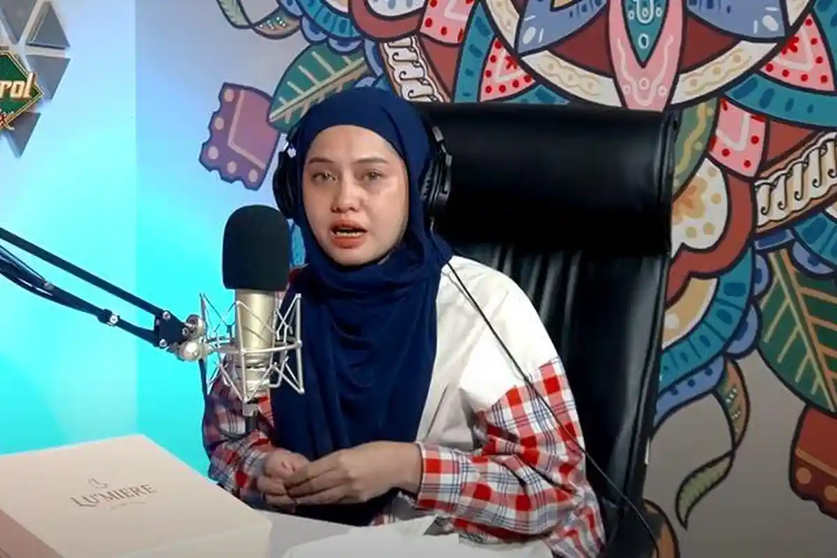 Tangis Istri Zul Zivilia Kala harus Tinggalakan Anak untuk Cari Nafkah:Mereka Dikunci dari Dalam