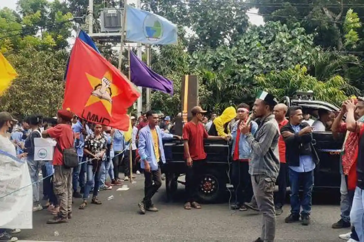 Unjuk Rasa di Polres Alor, Forum Anti Kekerasan Minta Kapolda NTT Copot Kapolres Alor