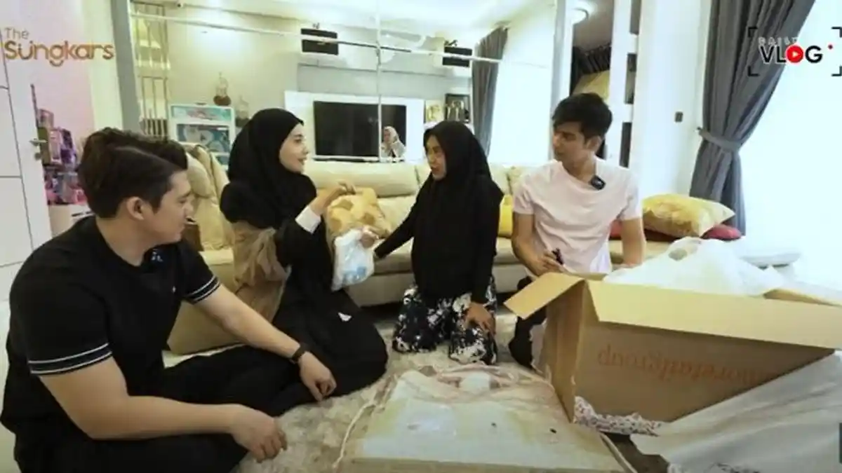 Unboxing Barang Bayi Pemberian Zaskia Sungkar dan Irwansyah, Ria Ricis: Ih Perhatian Banget!