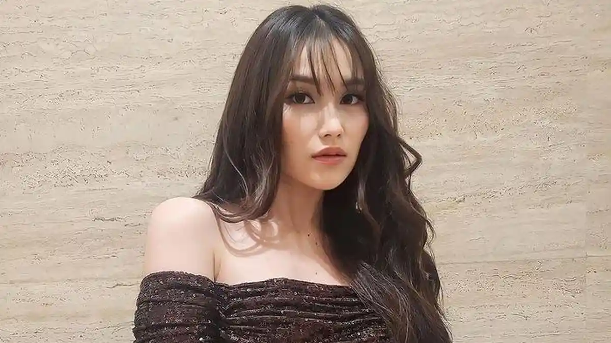 Ayu Ting Ting Perlihatkan Tato di Pinggang, Putri Ayah Ojak Posting Fotonya Tampil Menawan