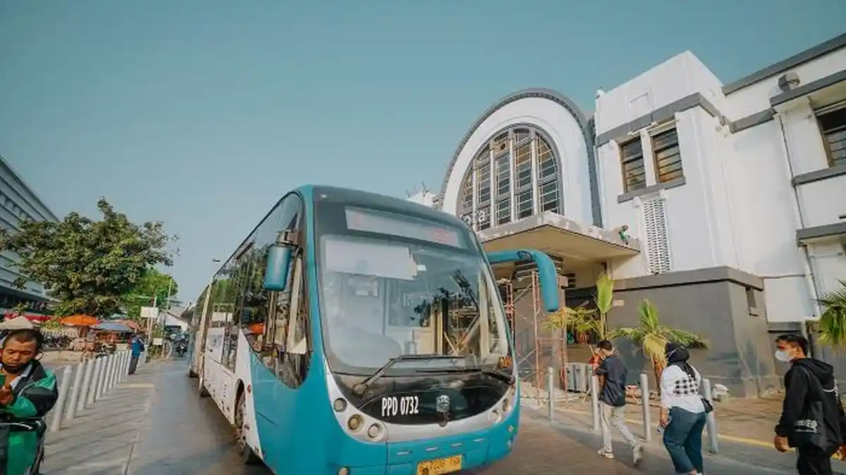 Naik Bus Transjakarta Gratis saat Natal 2022, Simak Rute dan Jadwalnya