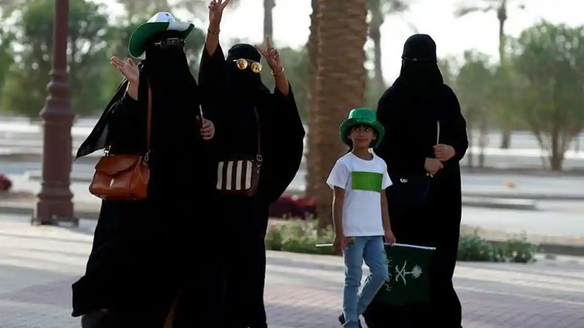 Perempuan Arab Saudi Dilarang Memiliki Rekening Bank Sendiri