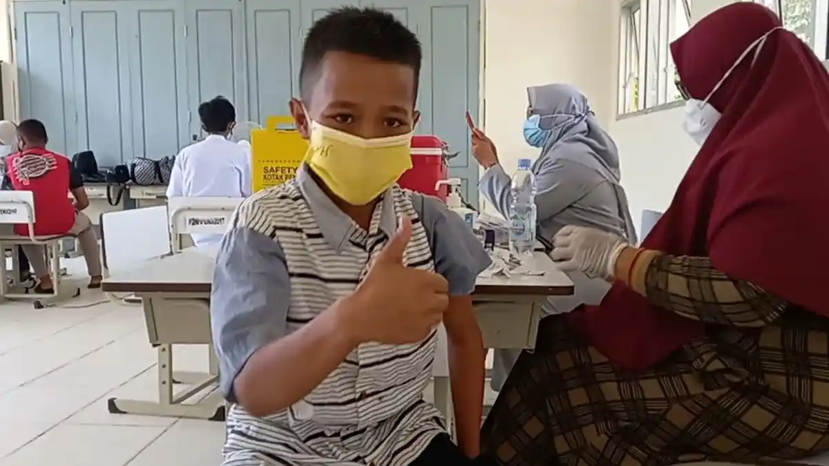 Cerita Siswa SMPN 12 Palu usai Disuntik Vaksin: Lebih Sakit Digigit Semut