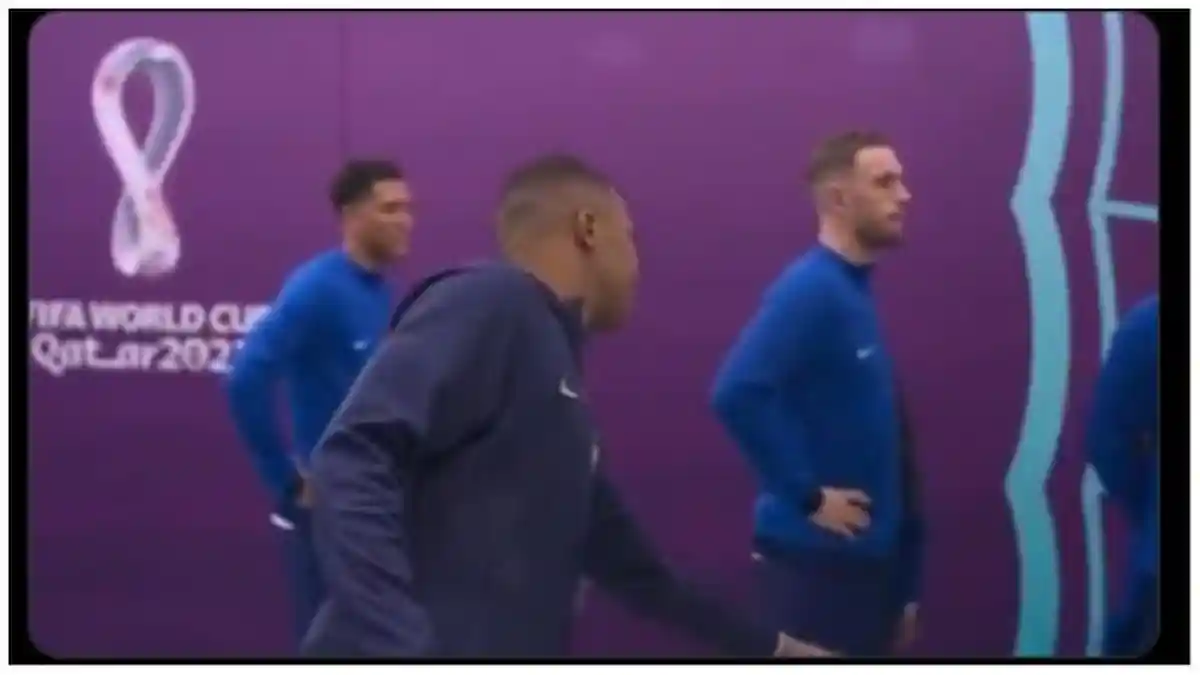 Awkward Moment! Viral Video Kylian Mbappe Dicuekin Jordan Henderson Jelang Laga Inggris vs Perancis