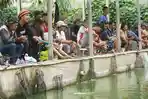 Bima-Mujab-menghabiskan-akhir-pekan-dengan-mancing-bersama-relawan.jpg