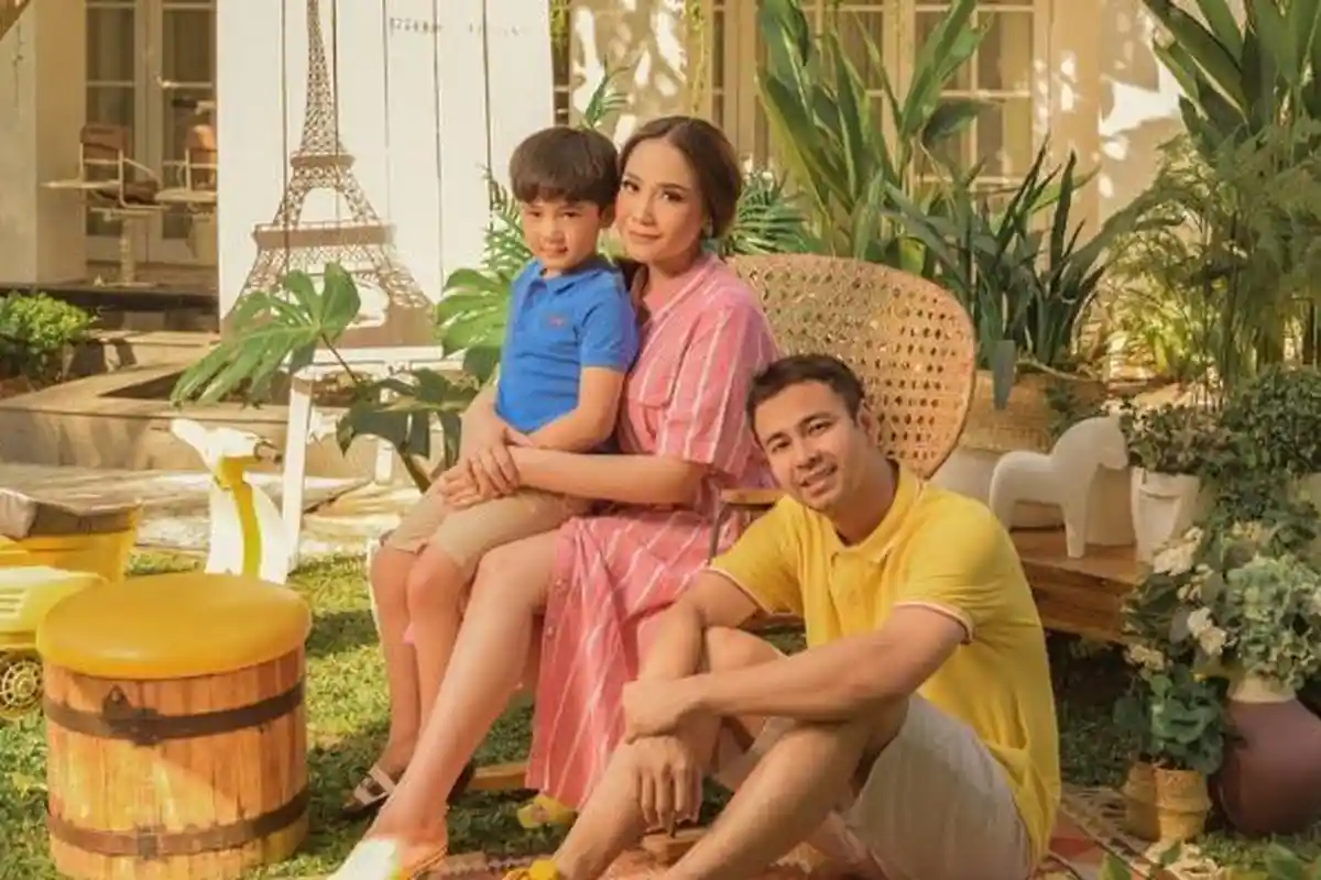 Raffi Ahmad Marah saat Nagita Slavina Minta Rafathar Dapat Nilai Bagus: Anak Gue Masih Kecil