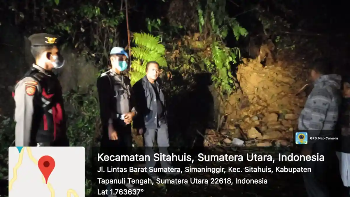 Kapolres Tapteng Cek Langsung Tanah Longsor di Simaninggir Akibat Hujan dan Angin Kencang
