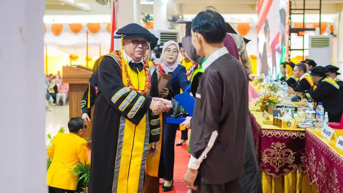 Gelar Wisuda, Karta Jayadi Yakinkan UNM Jadi Kampus Pencetak Guru Andal